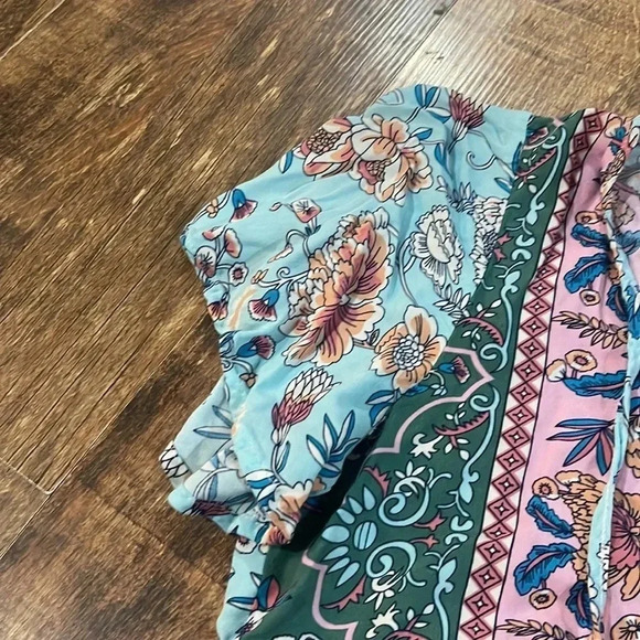 multicolored top size medium - Picture 3 of 5